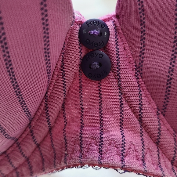 Freya Deco Underwired Moulded Plunge Bra (UK: 30FF) - Picture 3 of 9